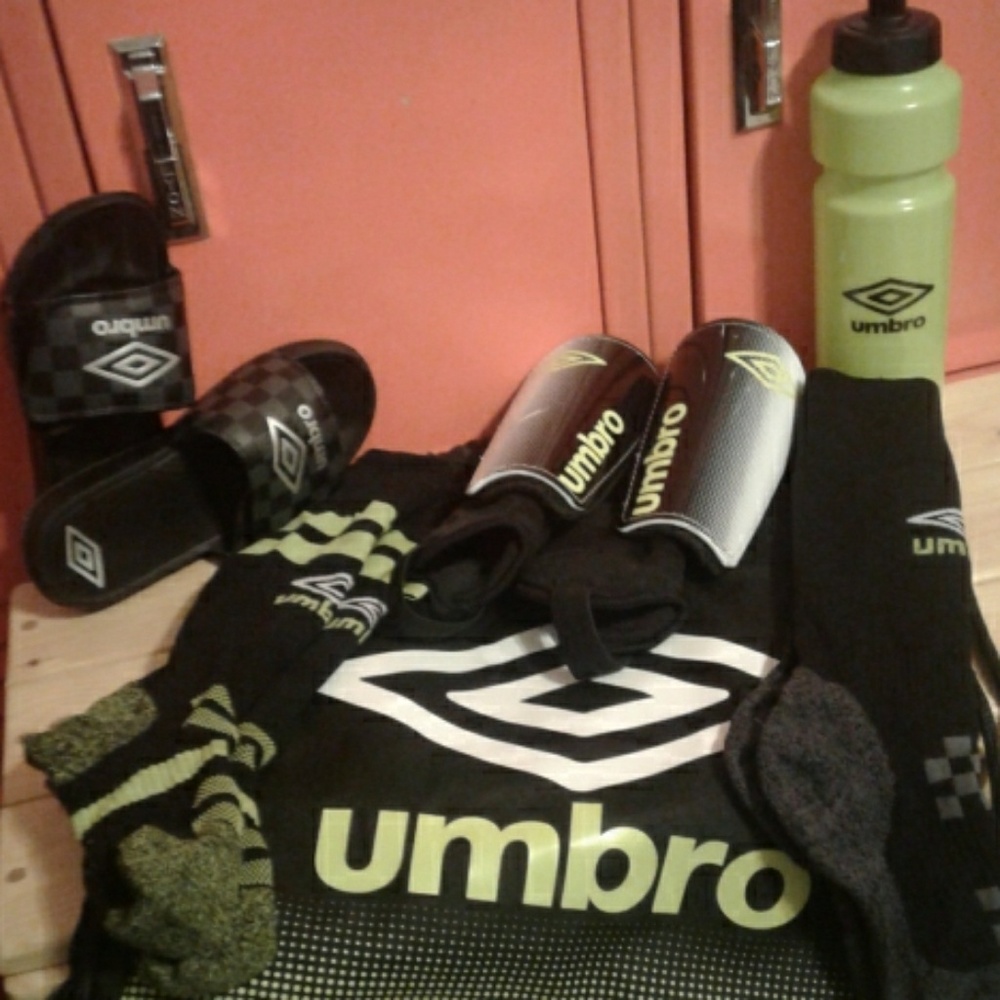 ⚽️⚽️⚽️Umbro soccer sports bundle ⚽️⚽️⚽️